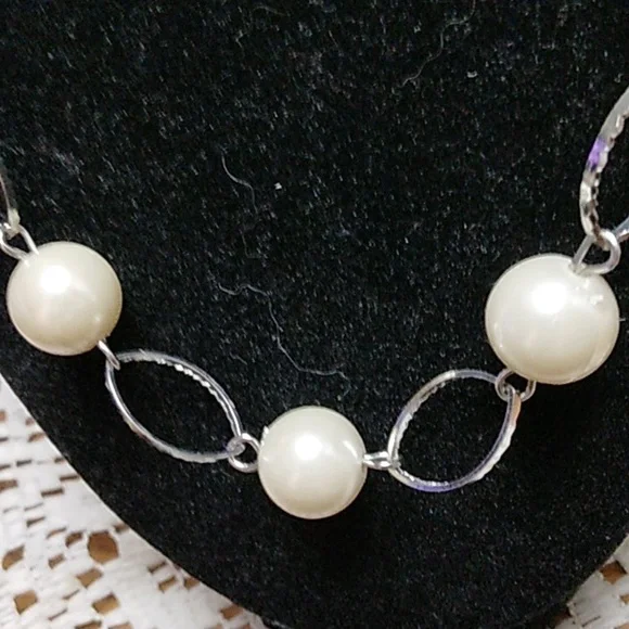 ( Any 2 for $12) Fashion silver-tone & faux pearl necklace - Picture 3 of 7